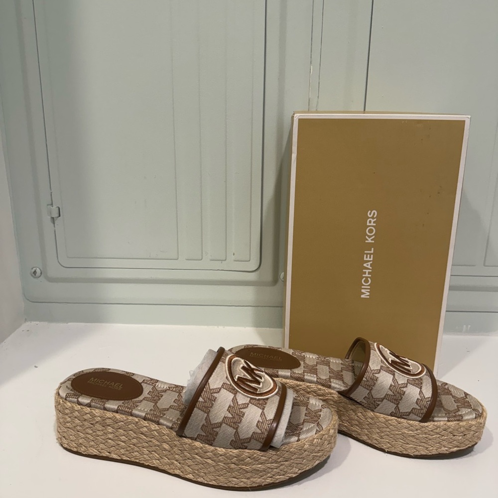 NWT NIB Michael Kors Jilly Platform Slides